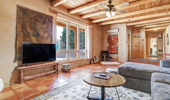 2 Latilla Ln, Arroyo Seco, NM 87514