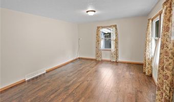 130 Chestnut St E, Annandale, MN 55302