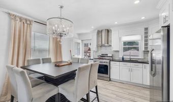 201 Maiden Ln, Bergenfield, NJ 07621