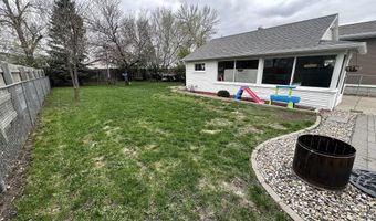 1204 S 2nd St, Aberdeen, SD 57401