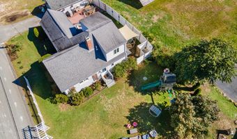 44 Cotuit Rd, Bourne, MA 02532
