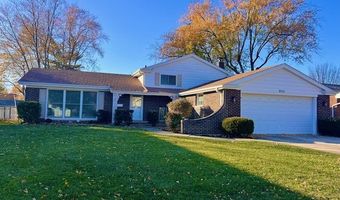 2112 N Kennicott Dr, Arlington Heights, IL 60004