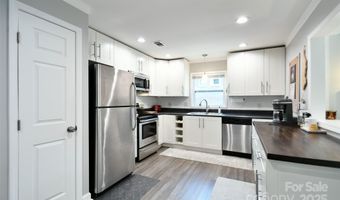 4014 Larkspur Ln, Charlotte, NC 28205