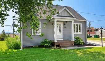 84 E North Water St, Algoma, WI 54201