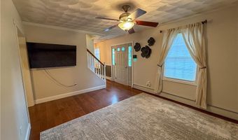 2 Beatrice Ln, Bristol, RI 02809