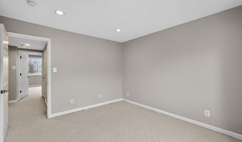 1455- B N VAN DORN St, Alexandria, VA 22304