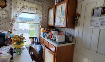 228 Nutter Ln, Barnet, VT 05821