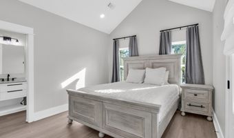 10002 Oliver St, Bay St. Louis, MS 39520