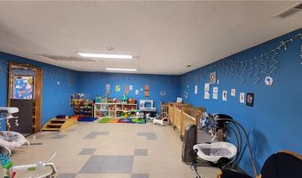 406 S Main St, Archie, MO 64725