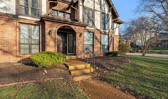 917 Claytonbrook Dr 3, Ballwin, MO 63011