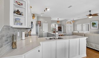806 EAGLE Ln, Apollo Beach, FL 33572