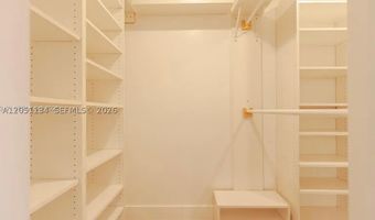 3525 Magellan Cir 626, Aventura, FL 33180