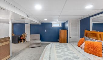64 Deerfield Dr, Warwick, RI 02886