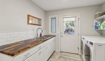 3212 Magnolia Cir, Ames, IA 50014