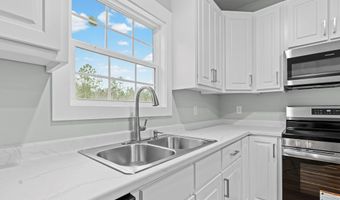 596 Beach Rd, Baxley, GA 31513