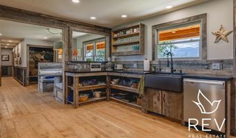 30 Carter Mountain Rd, Cody, WY 82414