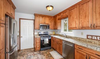 32 Bittersweet Dr, Alexandria, KY 41001