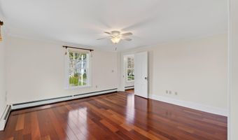 997 Washington St, Bath, ME 04530
