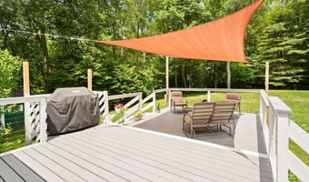 52 Thornridge Dr, Colchester, CT 06415