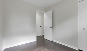 3832 Laguna Dr, Columbus, OH 43232