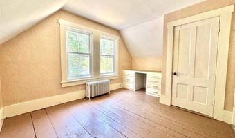 42 S Main St, Brookline, NH 03033