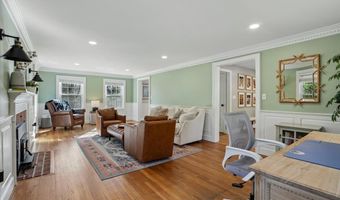 18 Hawk Dr, Bedford, NH 03110