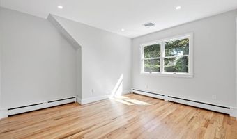 94 Carman Pl, Amityville, NY 11701