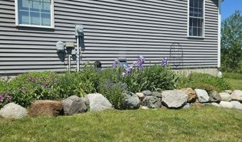 93 Streamside Ln, Bangor, ME 04401