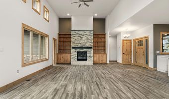 10 Bellflower Ct, Blanchard, ID 83804