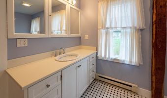 25 S Main St, Belchertown, MA 01007