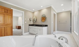 14 Joshua Ln, Coventry, CT 06238
