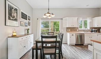 825 Kiowa Dr, North Liberty, IA 52317