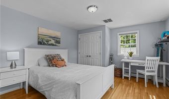 75 Walnut Dr, East Greenwich, RI 02818