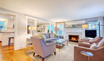 12 Harbour Ter, Cranston, RI 02905