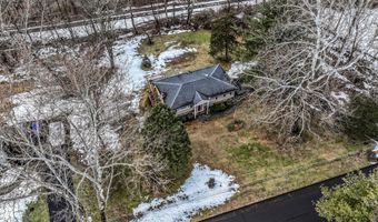 24 Prospect Dr, Brookfield, CT 06804