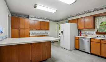 29 TRINITY Pl, Barrington, NJ 08007