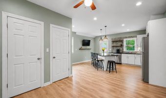 156 Myrtle Ave, Belford, NJ 07718