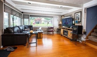 130 Delta Dr, Algonac, MI 48001