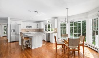 215 Watch Hill Dr, East Greenwich, RI 02818