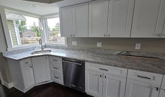 2516 White Oak Dr, Ames, IA 50014