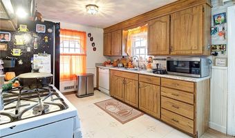 270 Woodward Ave, East Providence, RI 02914