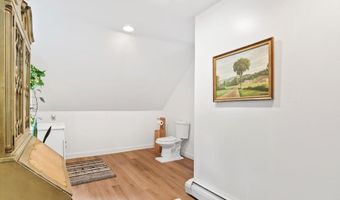 447 Farm Rd, Arlington, VT 05250