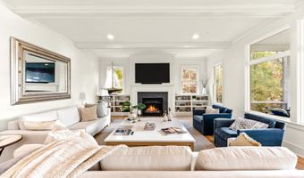 90 E LAKE Dr, Annapolis, MD 21403