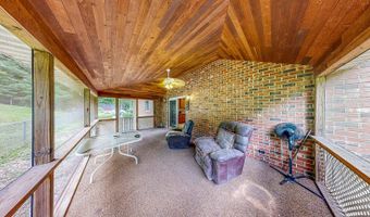 136 Lock Ln, Alum Creek, WV 25003