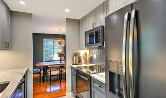 28 Marigold Cir, North Providence, RI 02904