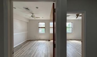 4716 WISCONSIN Ave NW, Washington, DC 20016