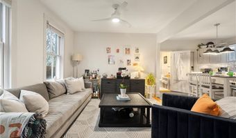 33 Marsh St, Newport, RI 02840