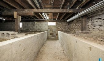 111 N 6th St, Beresford, SD 57004