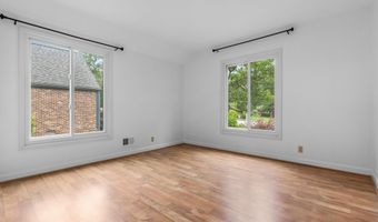 1811 Hobkirk Ct, Camden, SC 29020