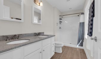 42 Carlyle Dr, Bayville, NJ 08721